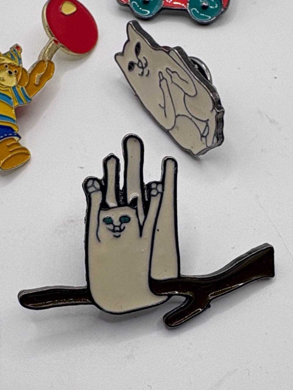 Build-A-Bear Enamel Pin Set - Red, Yellow, Cream, Teal, Blue 4 pin bundle - Picture 6 of 8